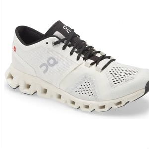 On cloud running shoes women size 6.5